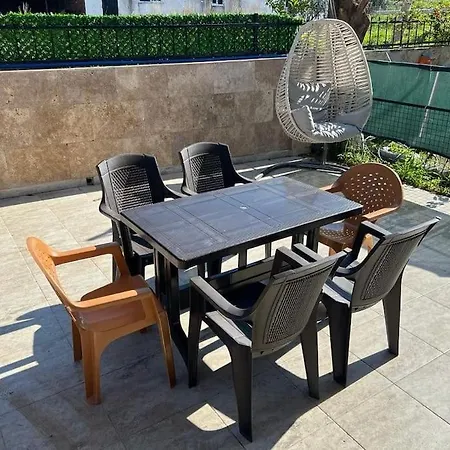 Genis Bahceli - Dogal Gazli Triblex Otel Kuşadası