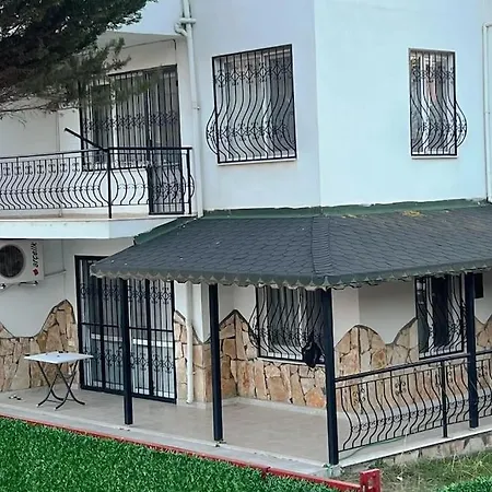 Genis Bahceli - Dogal Gazli Triblex Otel *